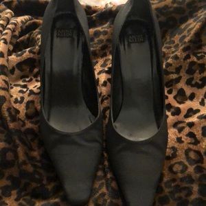 Black Anne Klein pump leather sole, good condition